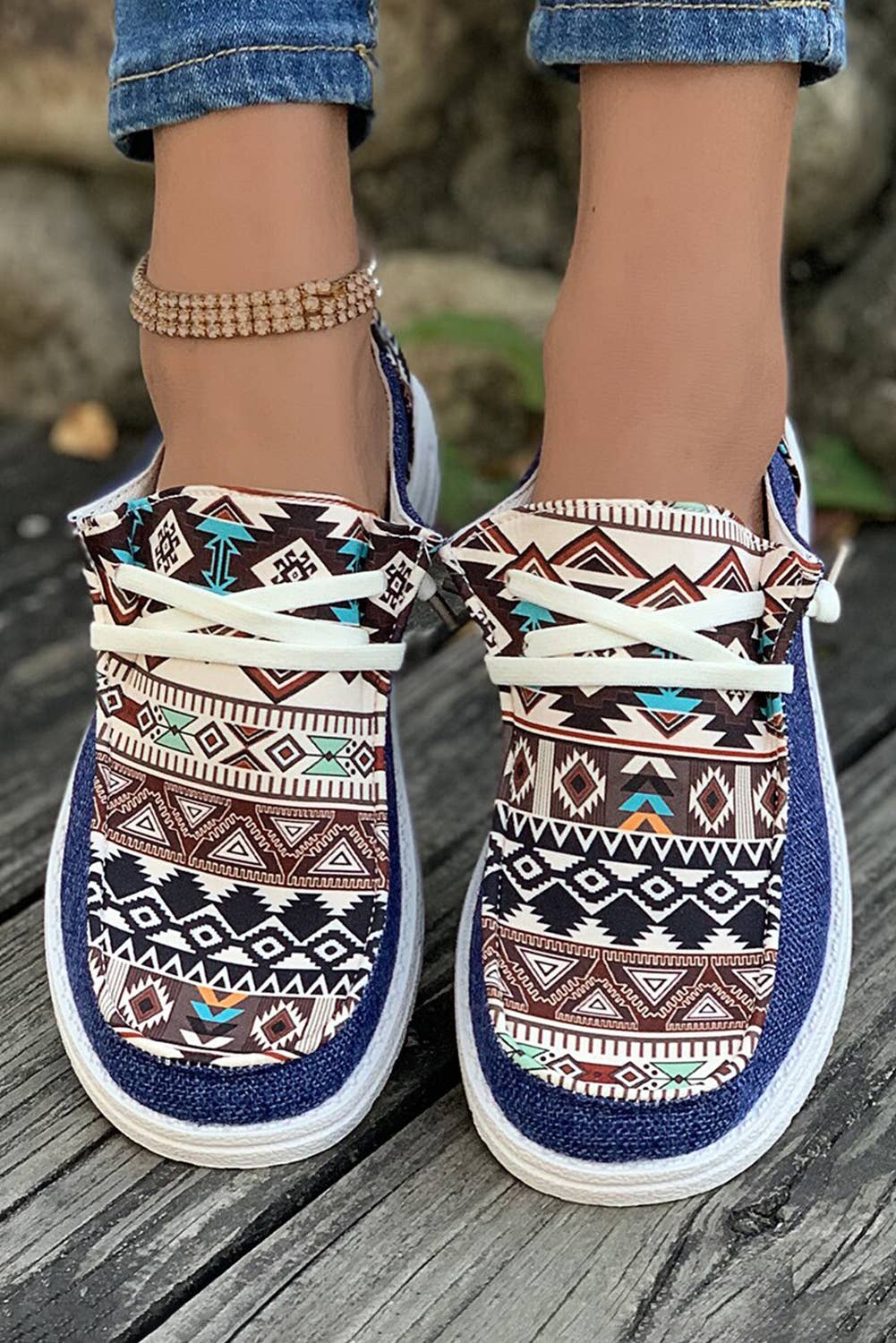 1 the Woman - Vintage Western Patchwork Lace-up Decor Flat Shoes